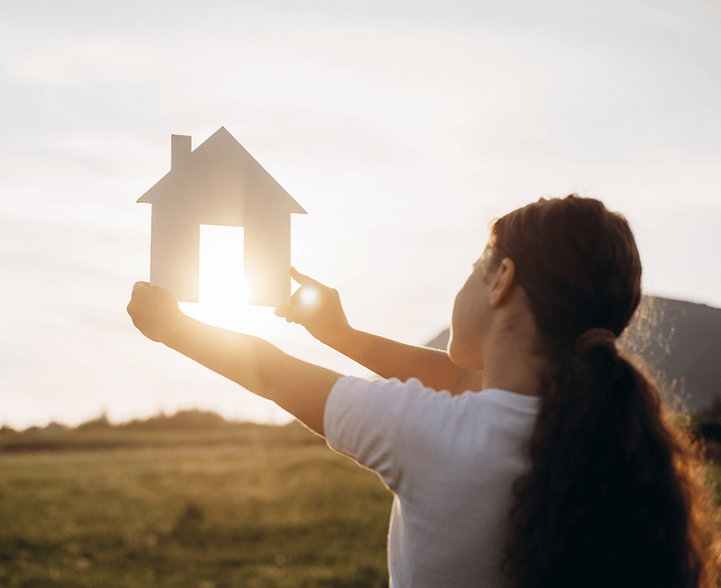 01-Kind-Haus-Sonne-Interessensgemeinschaft-Nachhaltigkeit-Energie-Bauwesen